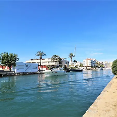 Delta Muga, Piso Muy Cerca De La Playa 아파트