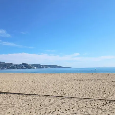 Delta Muga, Piso Muy Cerca De La Playa 엠푸리아브라바