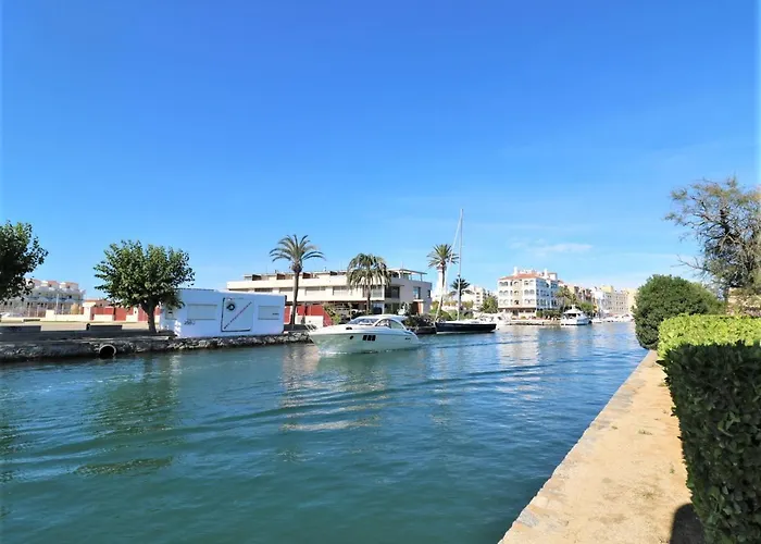 Delta Muga, Piso Muy Cerca De La Playa 아파트
